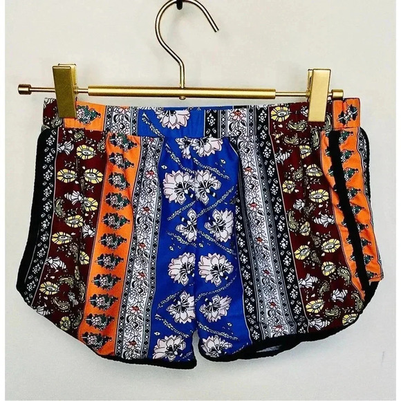 Zaful Women's Multi-Color Mixed Print Elastic Waist Pull-On Casual Shorts Size 4 - Picture 1 of 9
